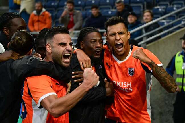 Màn so tài gay cấn giữa Istanbul Buyuksehir Belediyesi vs Kayserispor